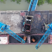 Load hàng và sàng tuyển Than nhập khẩu ÚC Tại Kho 4 Của TNV Hải Dương
